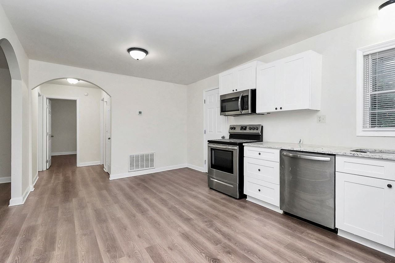 317 S Ransom St - Photo 2 of 15