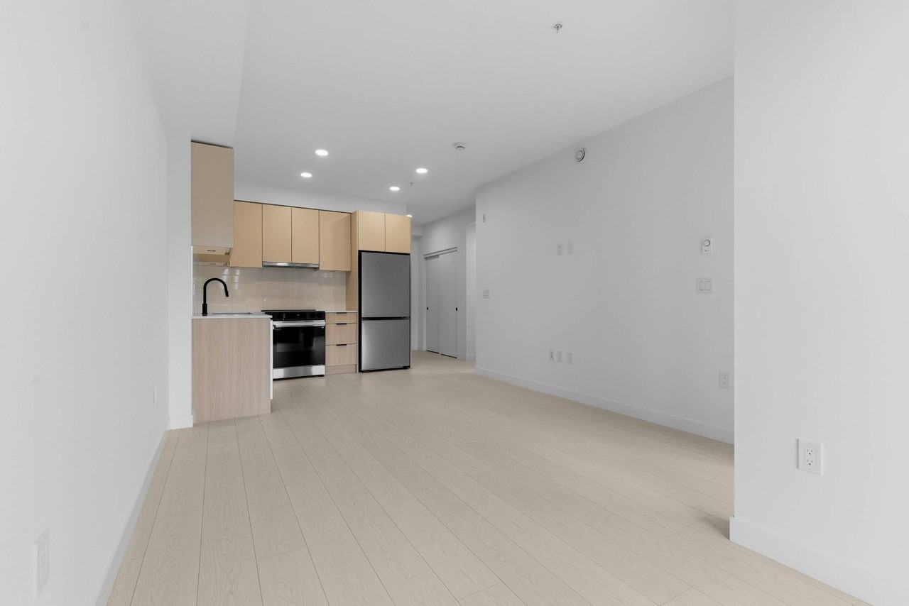 10488 138A Street #3xx - Photo 7 of 22