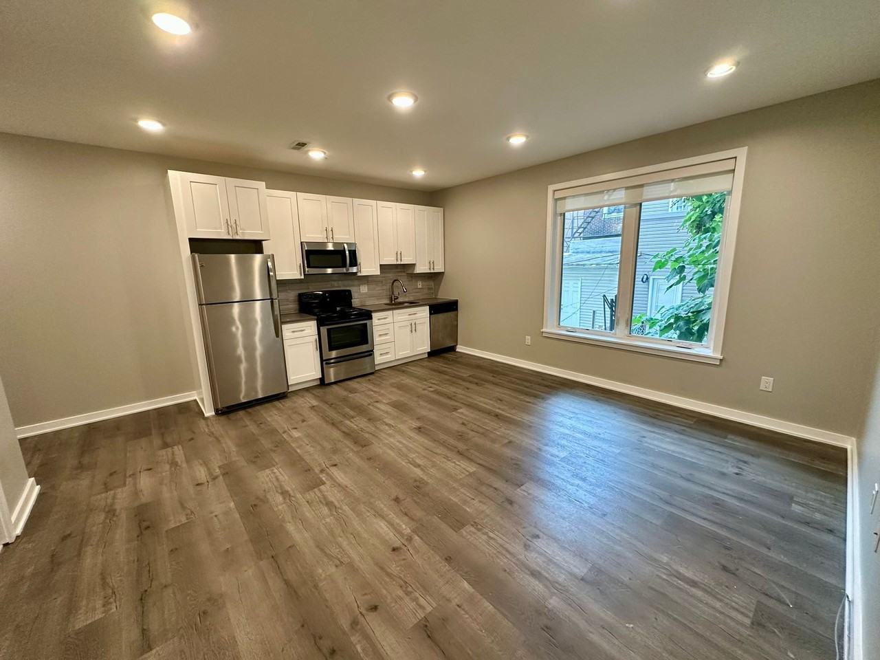 1636-54 W Flora Street - Photo 3 of 6