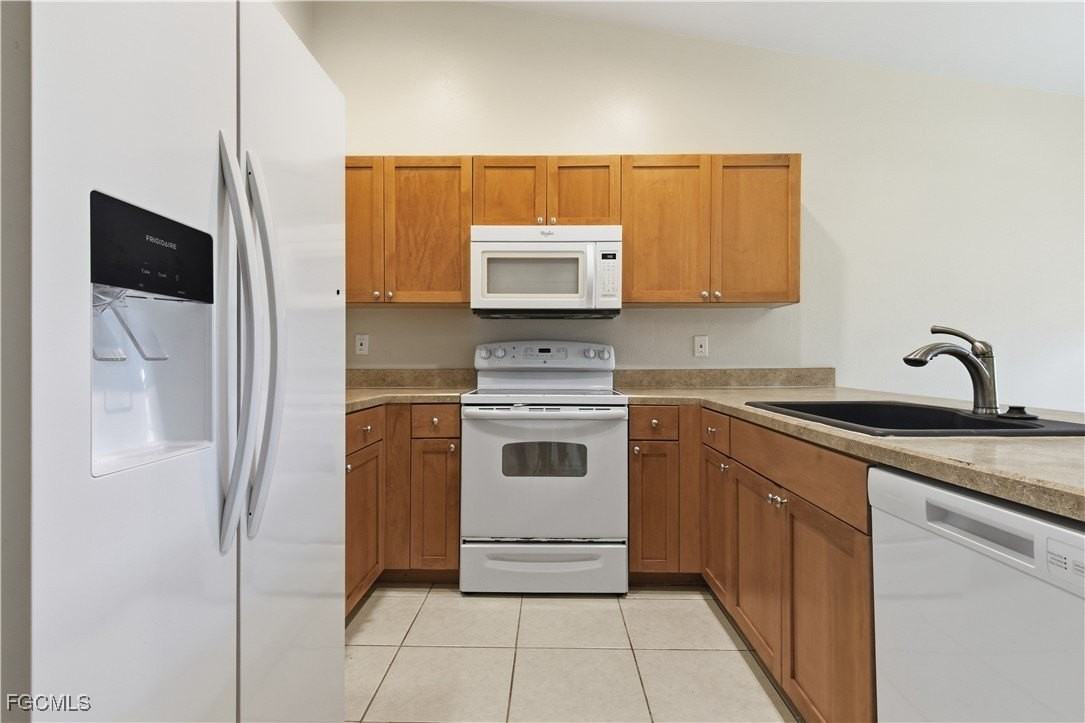 516/518 SE 5th Place - Photo 5 of 13