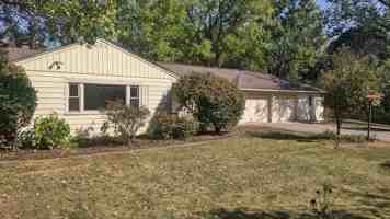 featured image of 3266 Ravenwood St