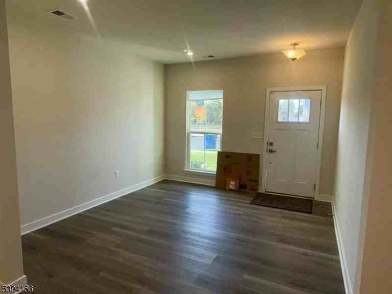 8 Owen Ct - Photo 2 of 16