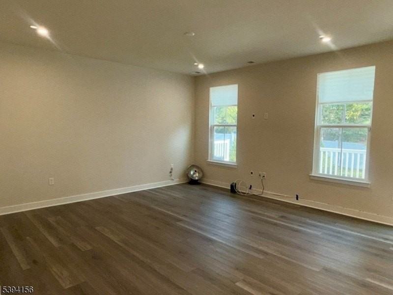 8 Owen Ct - Photo 3 of 16