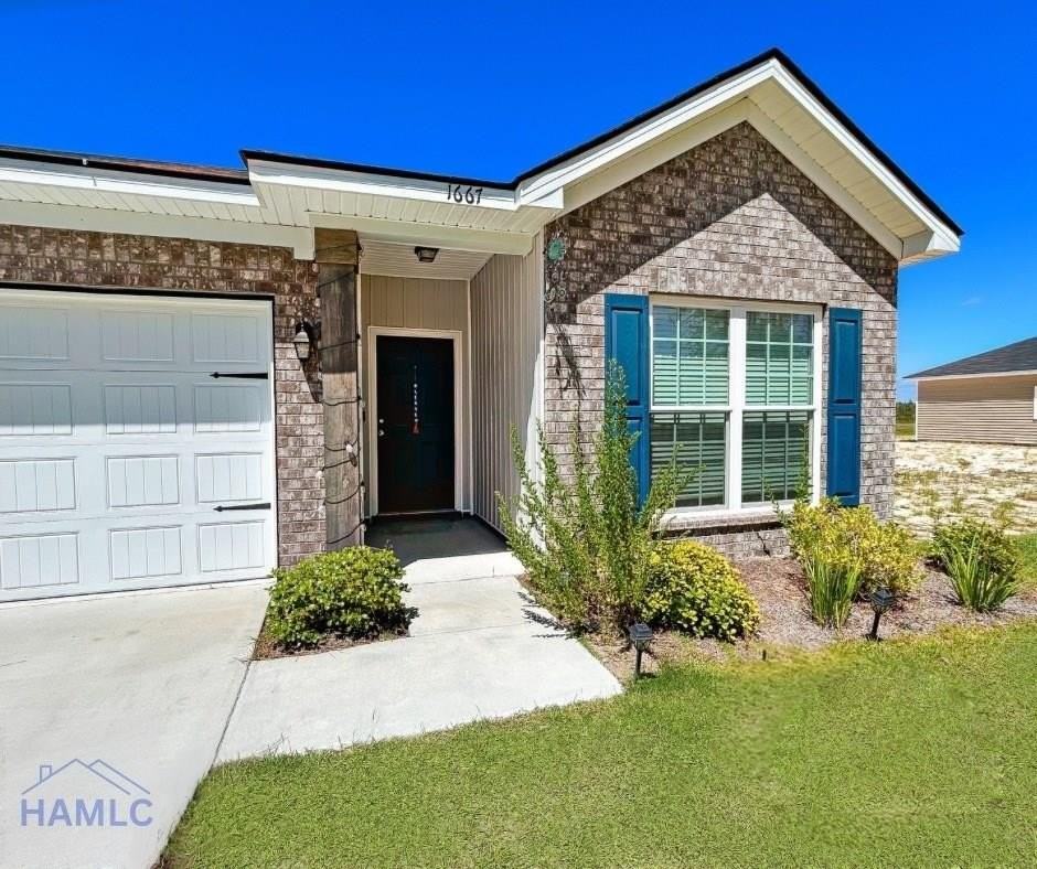 1667 Arnold Dr Se - Photo 2 of 25