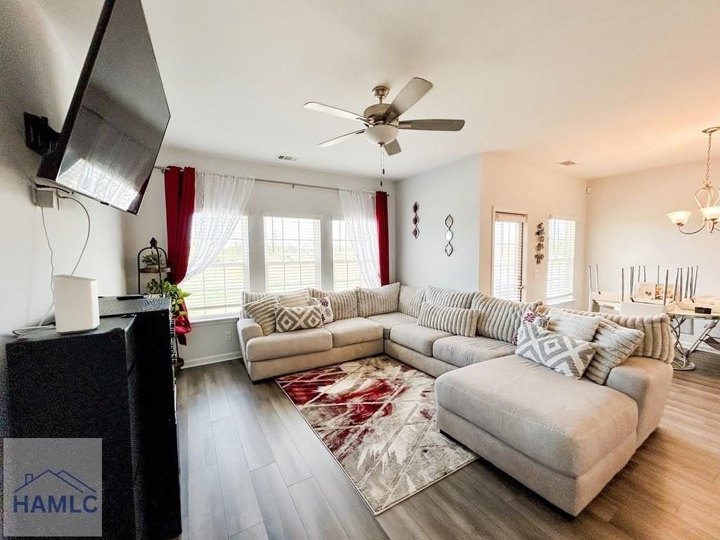 1667 Arnold Dr Se - Photo 5 of 25