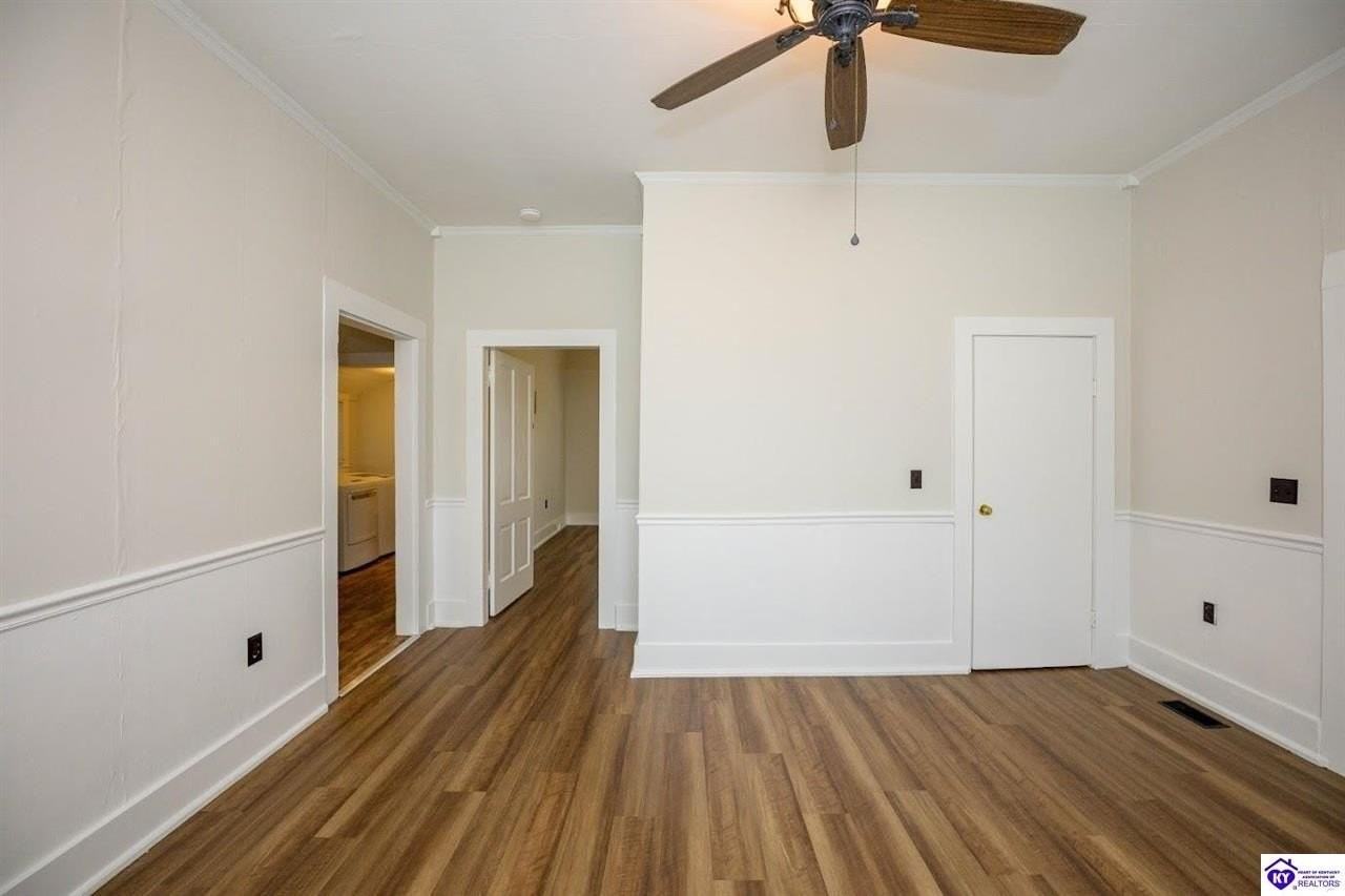 203 W Warfield St - Photo 5 of 20