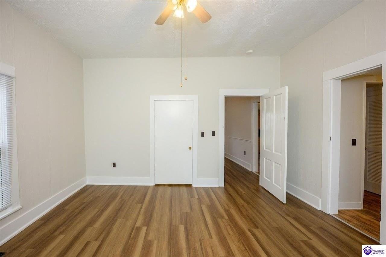 203 W Warfield St - Photo 7 of 20