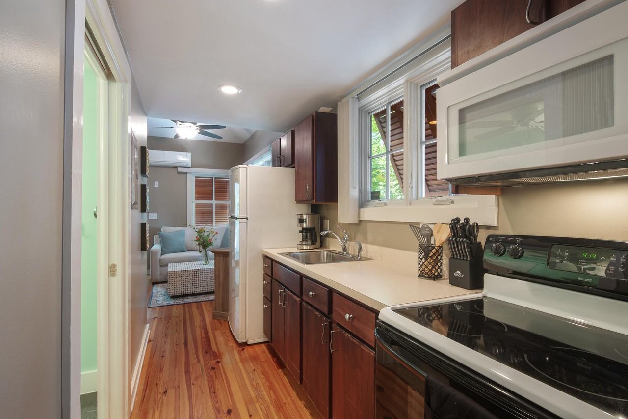 621 Whitehead St - Photo 7 of 10