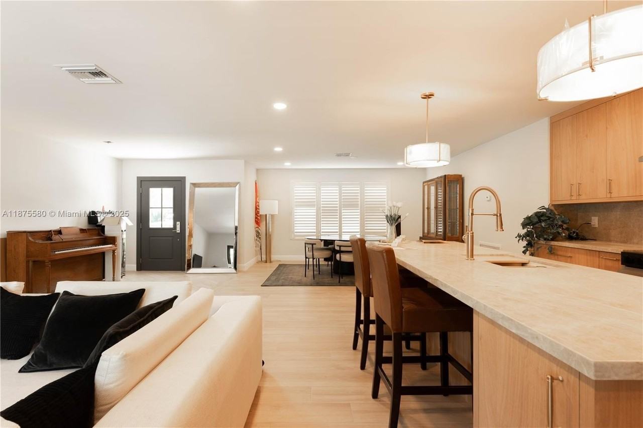 7361 Sw 115th St - Photo 2 of 44