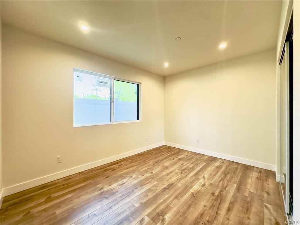 15952 Cohasset St - Photo 3 of 8