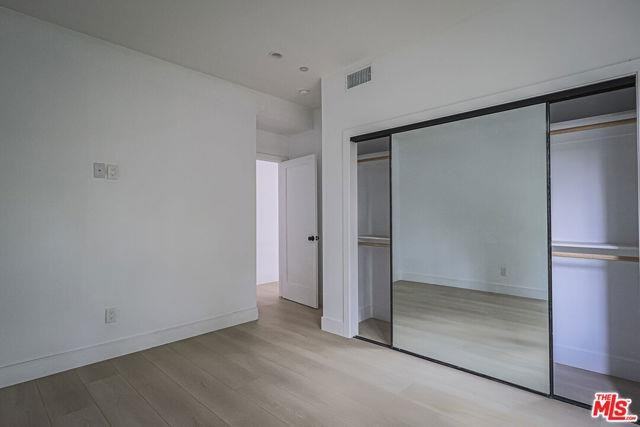 11810 Gilmore St - Photo 2 of 8