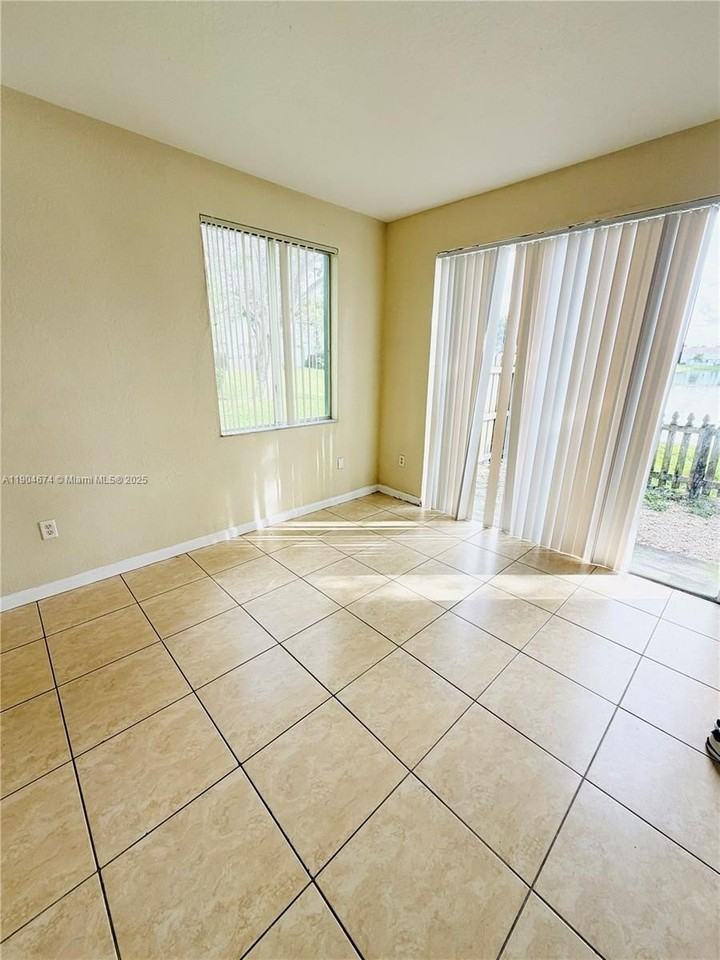 2505 Southeast 14th Avenue #379 - Photo 3 of 27