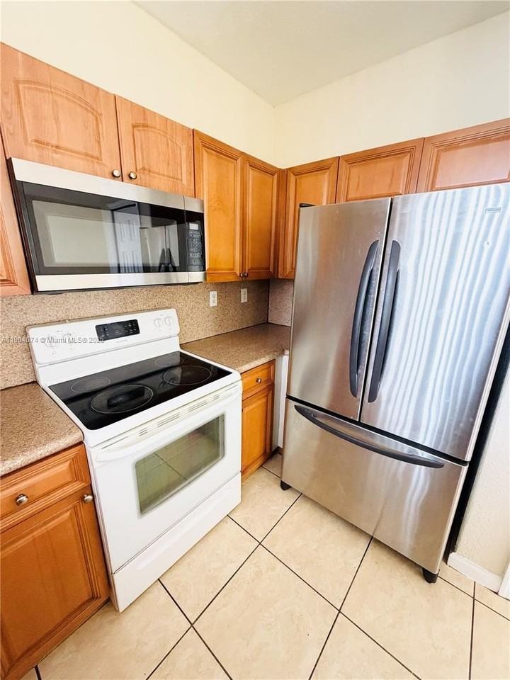 2505 Southeast 14th Avenue #379 - Photo 4 of 27