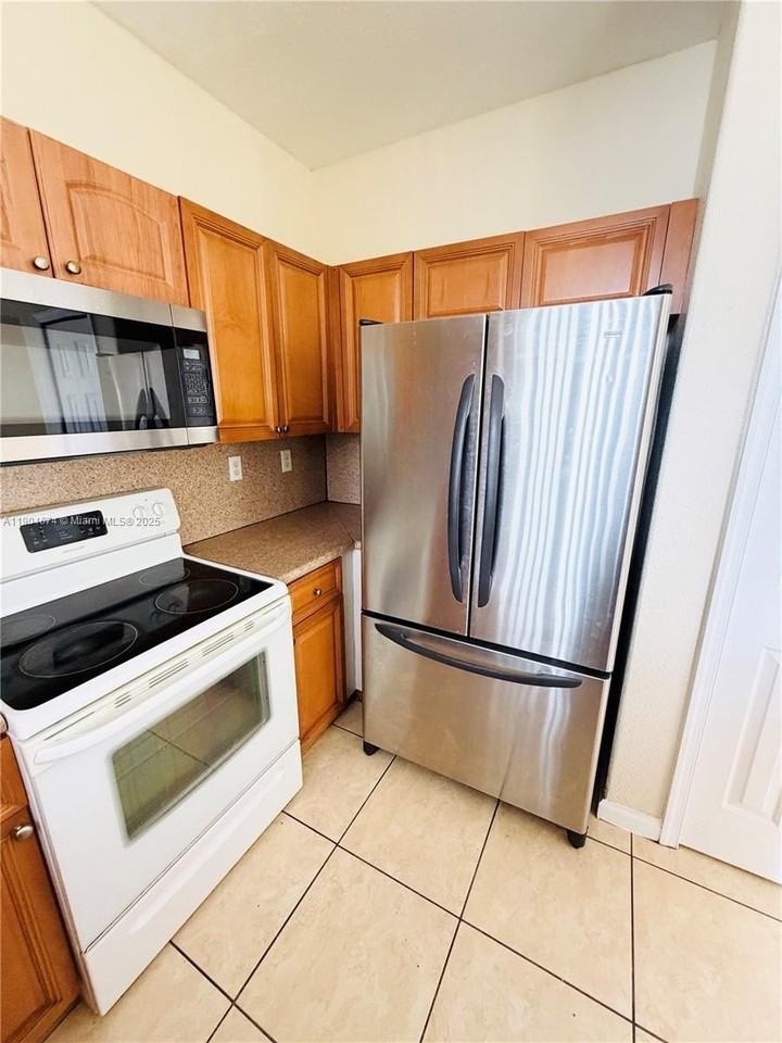 2505 Southeast 14th Avenue #379 - Photo 5 of 27