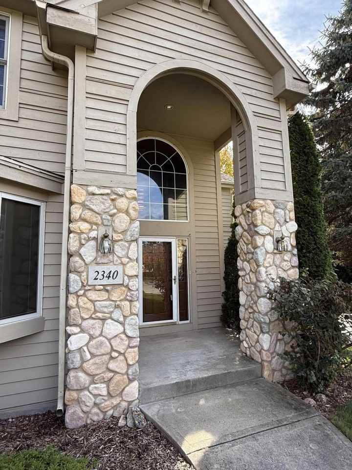 2340 Robbie Ct - Photo 2 of 25