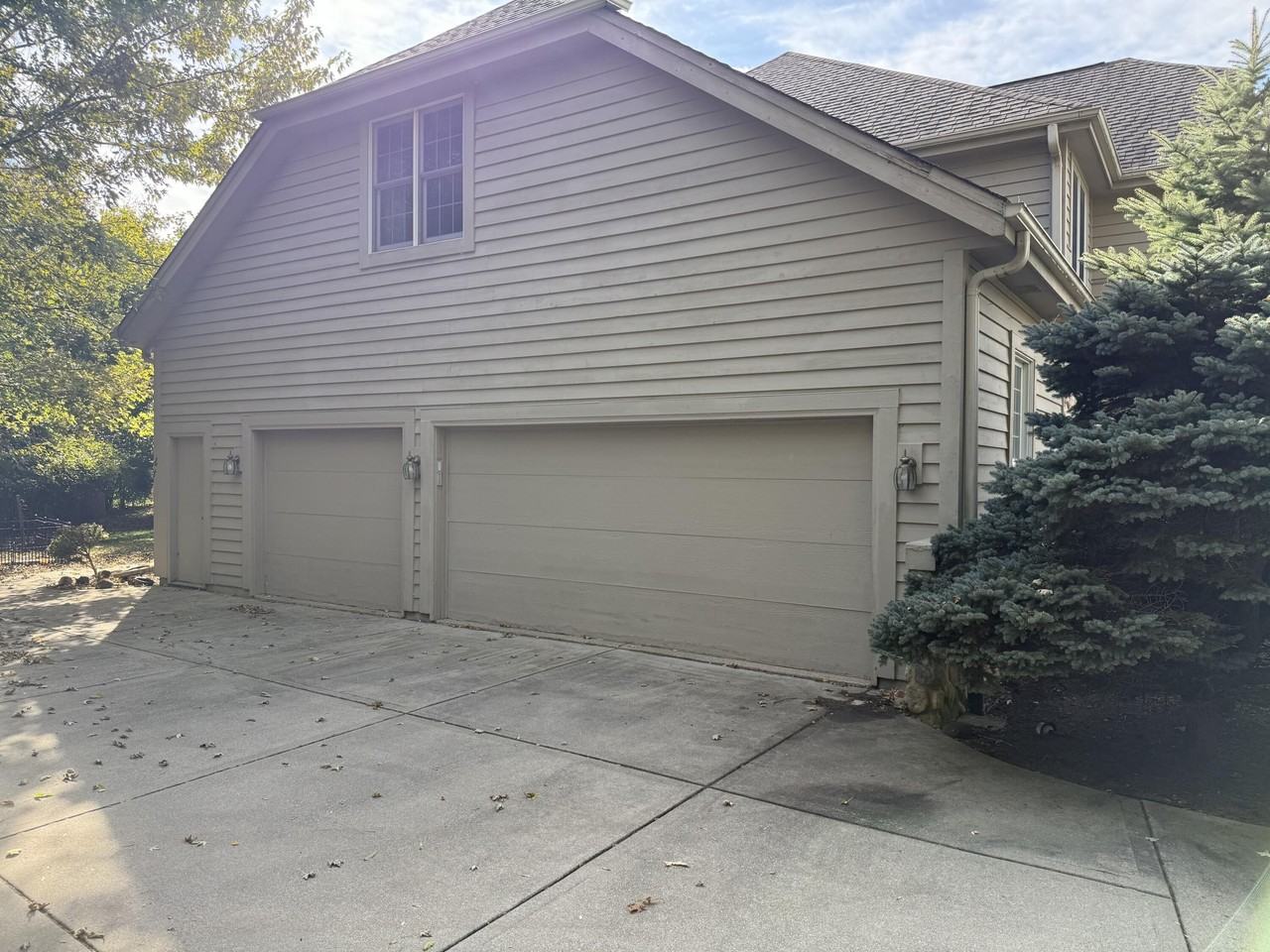 2340 Robbie Ct - Photo 3 of 25