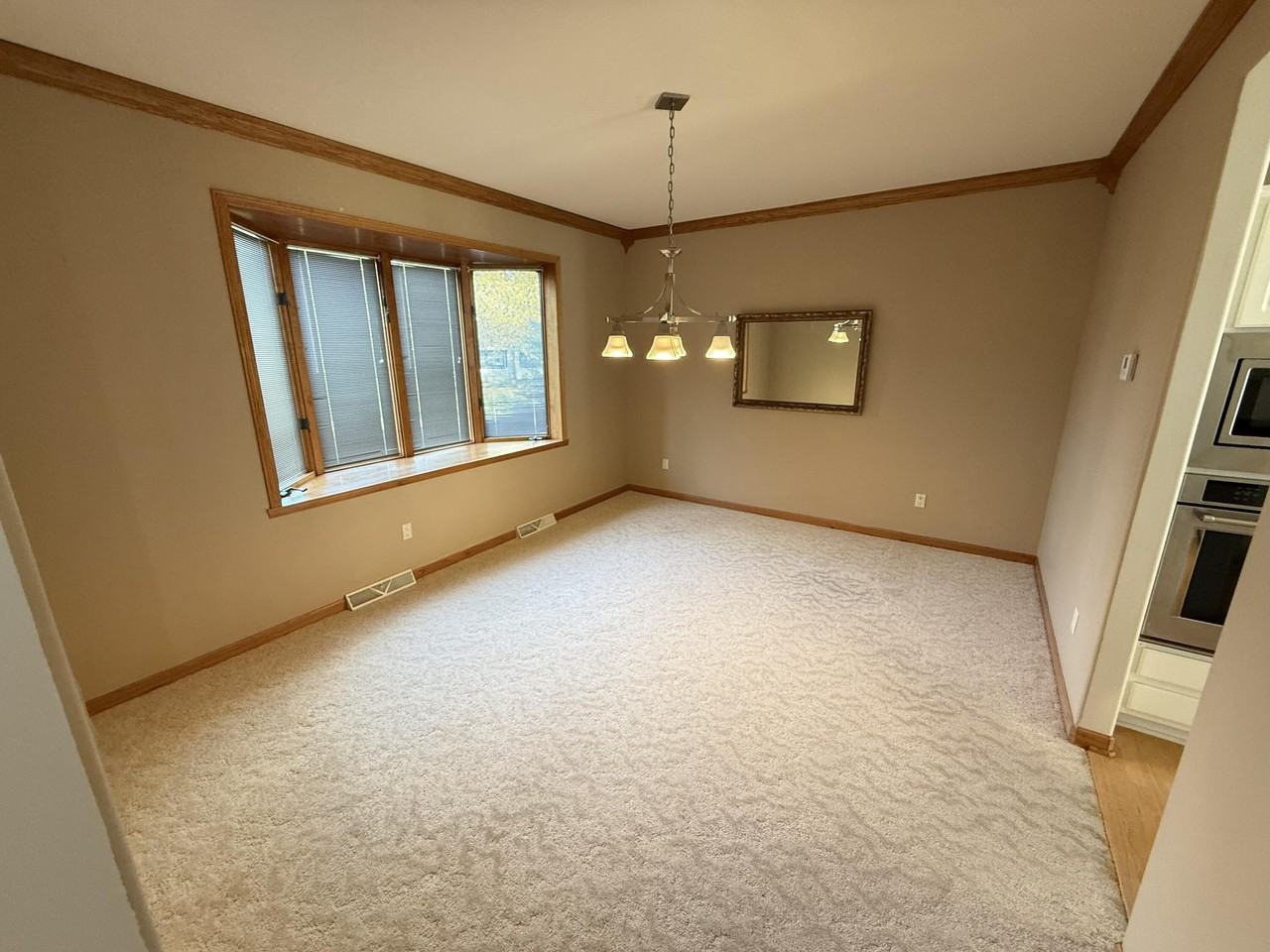 2340 Robbie Ct - Photo 5 of 25