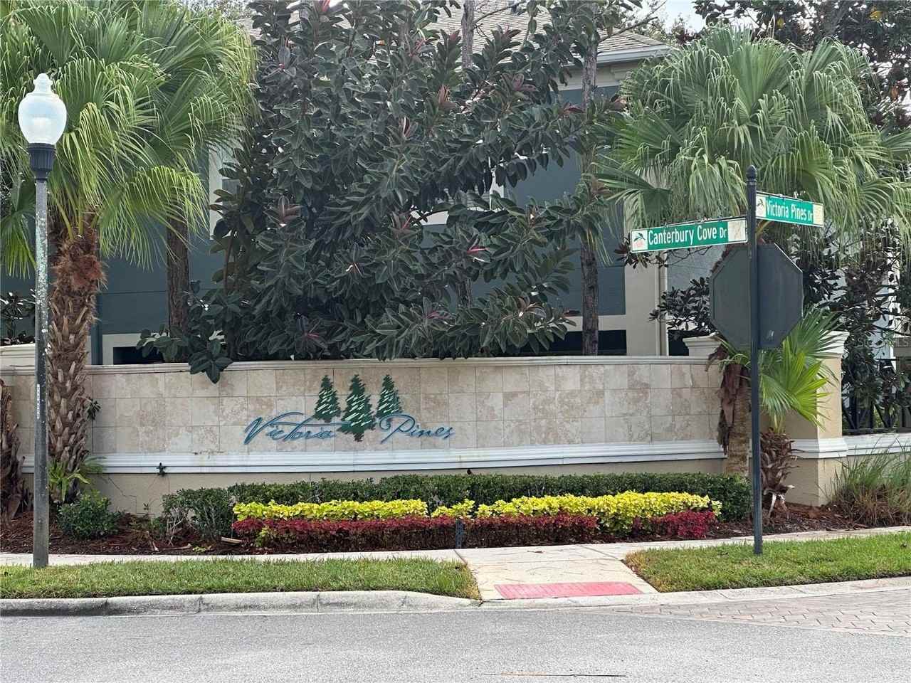 3613 Wilshire Way Rd - Photo 2 of 12