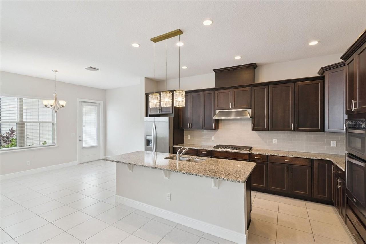 8884 Bismarck Palm Dr - Photo 7 of 50