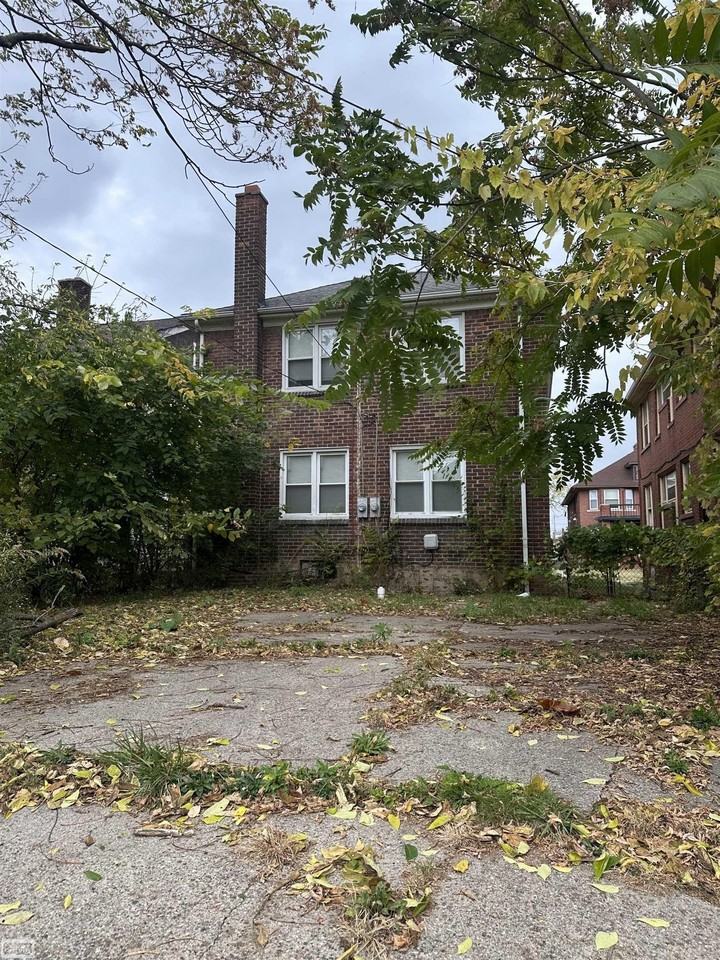 4213 Waverly St Lowr - Photo 2 of 11