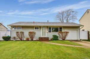 featured image of 15 Janet Dr