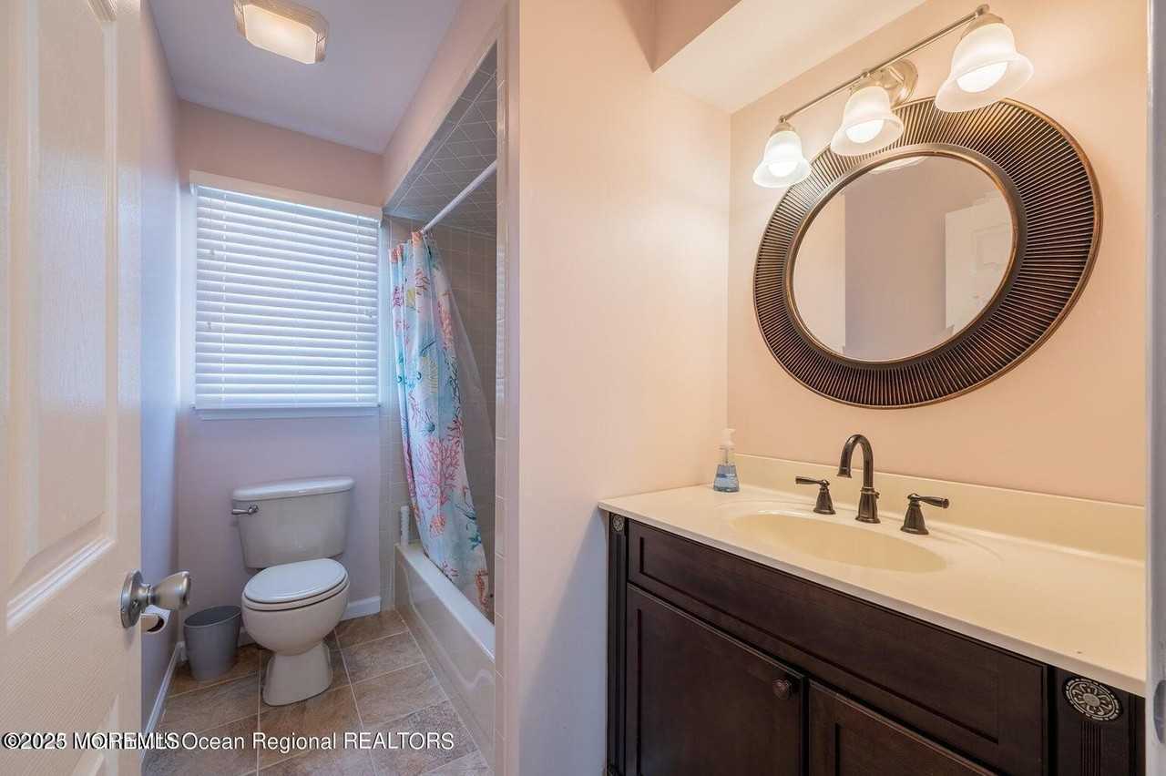 204 Coolidge Ave - Photo 7 of 22