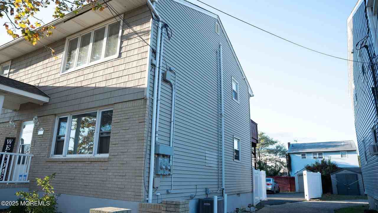 73 Maple Ave 2nd Fl #2ndFL - Photo 4 of 33