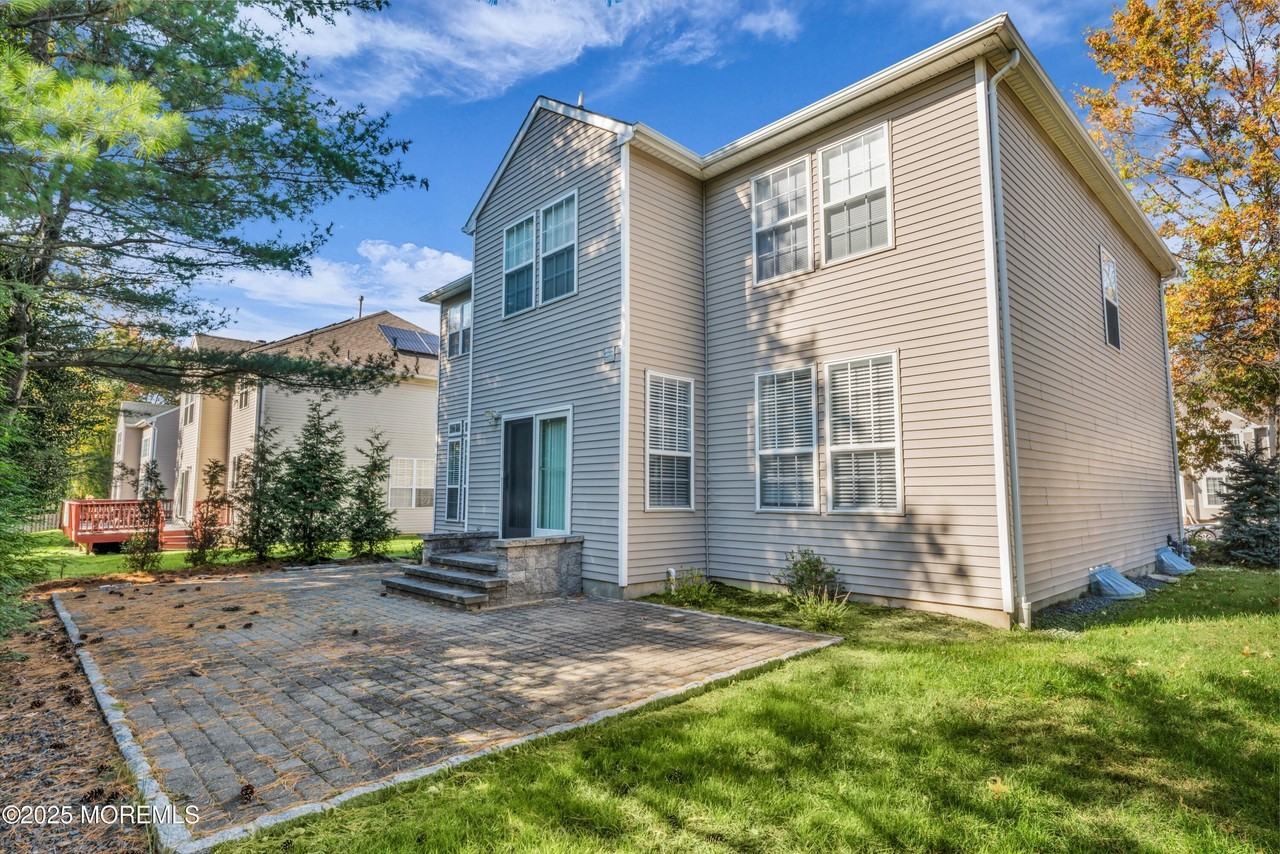 20 Mulberry Ln - Photo 2 of 37