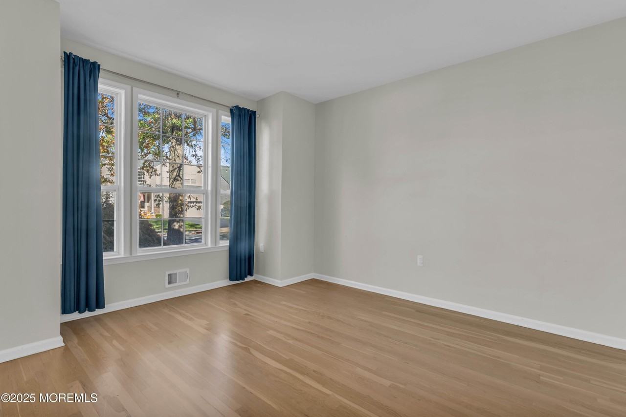 20 Mulberry Ln - Photo 4 of 37