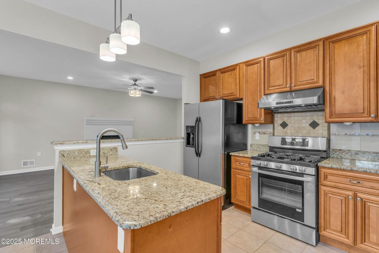 20 Mulberry Ln - Photo 6 of 37