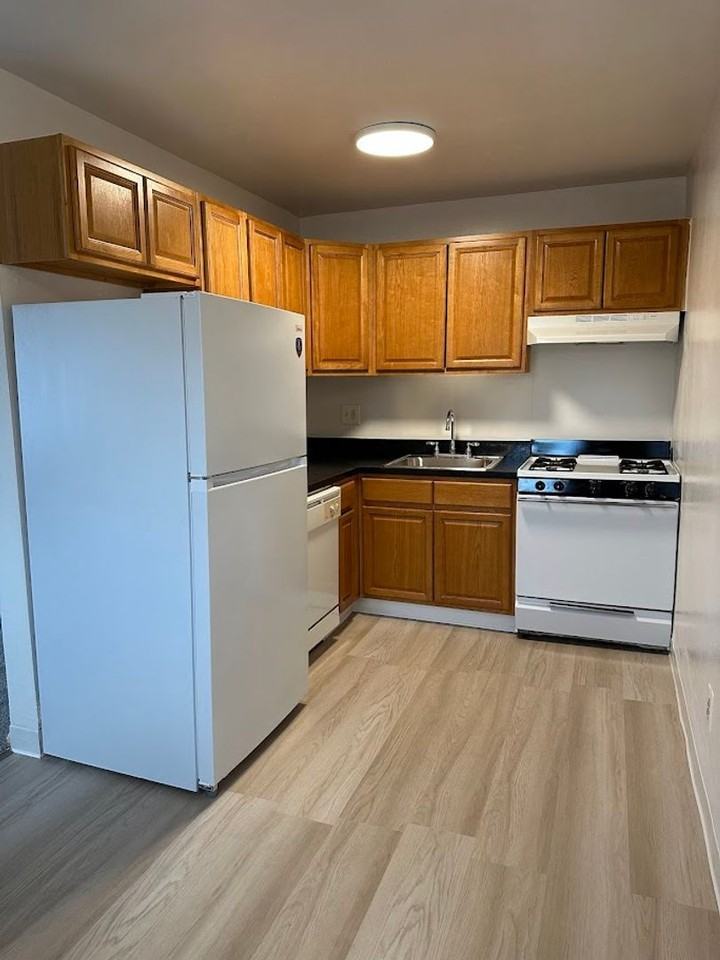 One bedroom  ready to move in! - Photo 2 of 28