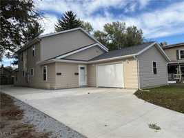 featured image of 430 2nd St Ne