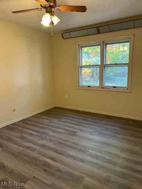 829 Randall Dr - Photo 5 of 13