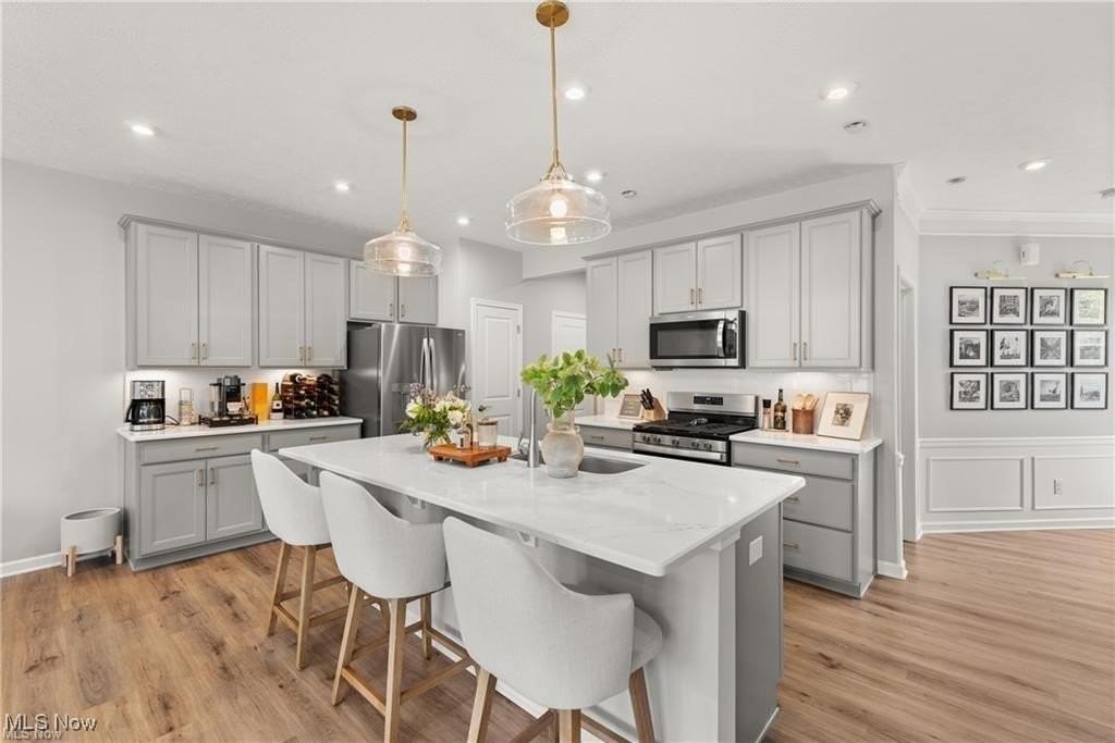 798 N Greenway Dr - Photo 2 of 20