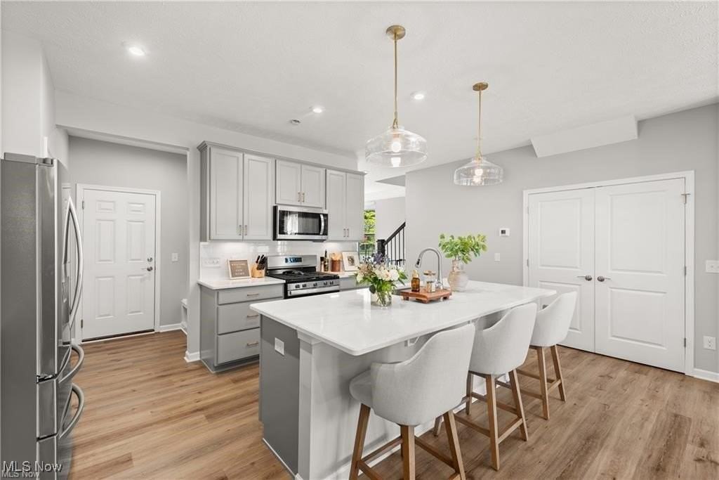 798 N Greenway Dr - Photo 3 of 20