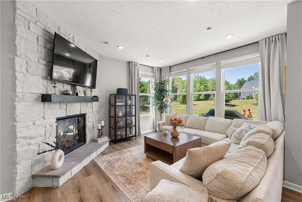 798 N Greenway Dr - Photo 5 of 20