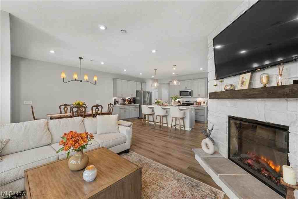 798 N Greenway Dr - Photo 7 of 20