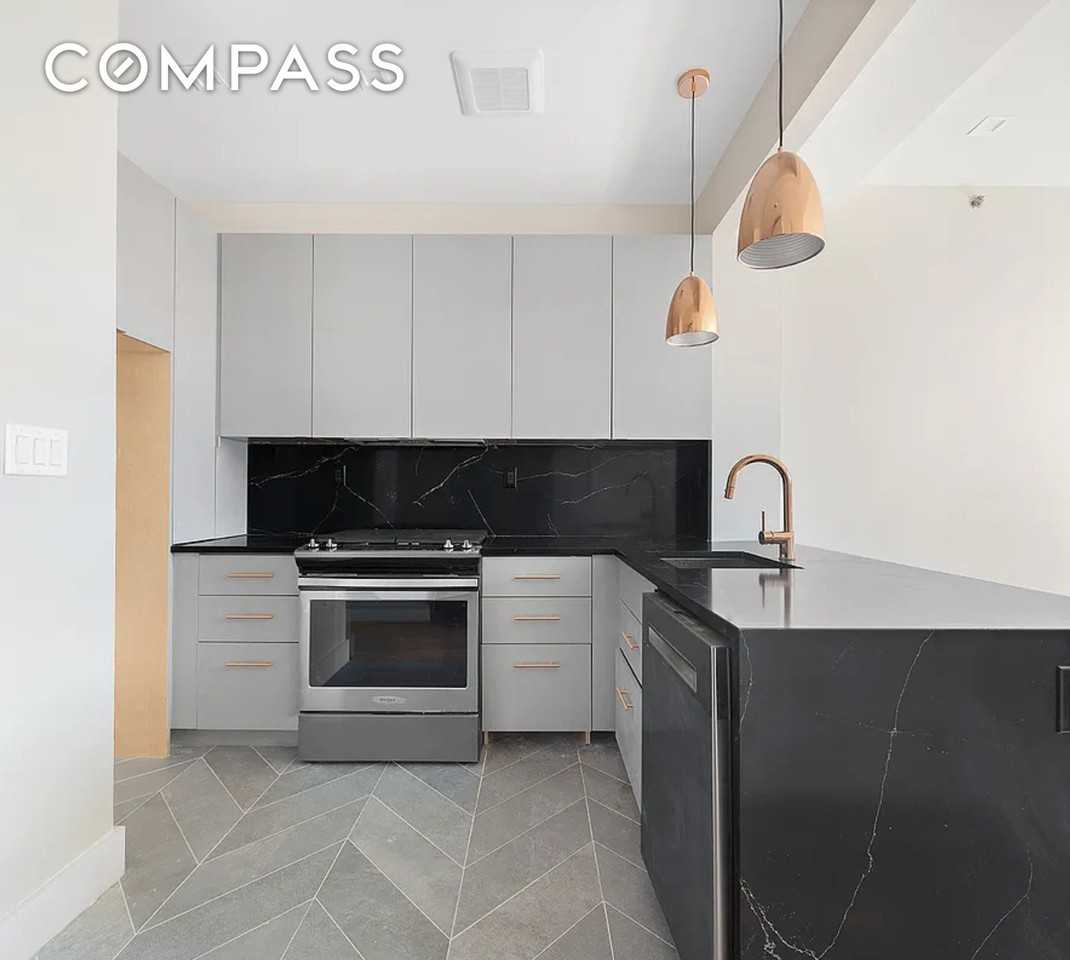 371 Lincoln Rd #2 - Photo 5 of 19