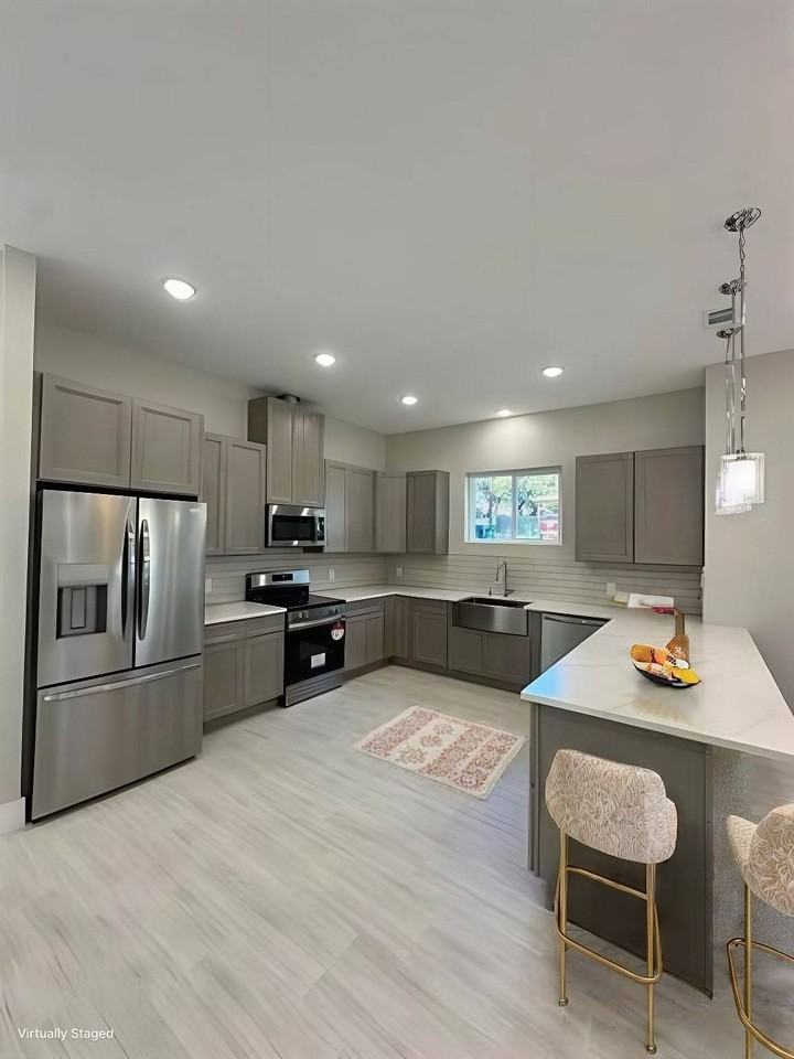 301 Knights Row #45 - Photo 4 of 34