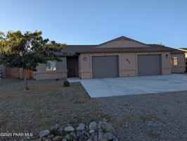 featured image of 2976 N Yavapai Rd E
