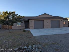 2976 N Yavapai Rd E - Photo 1 of 1