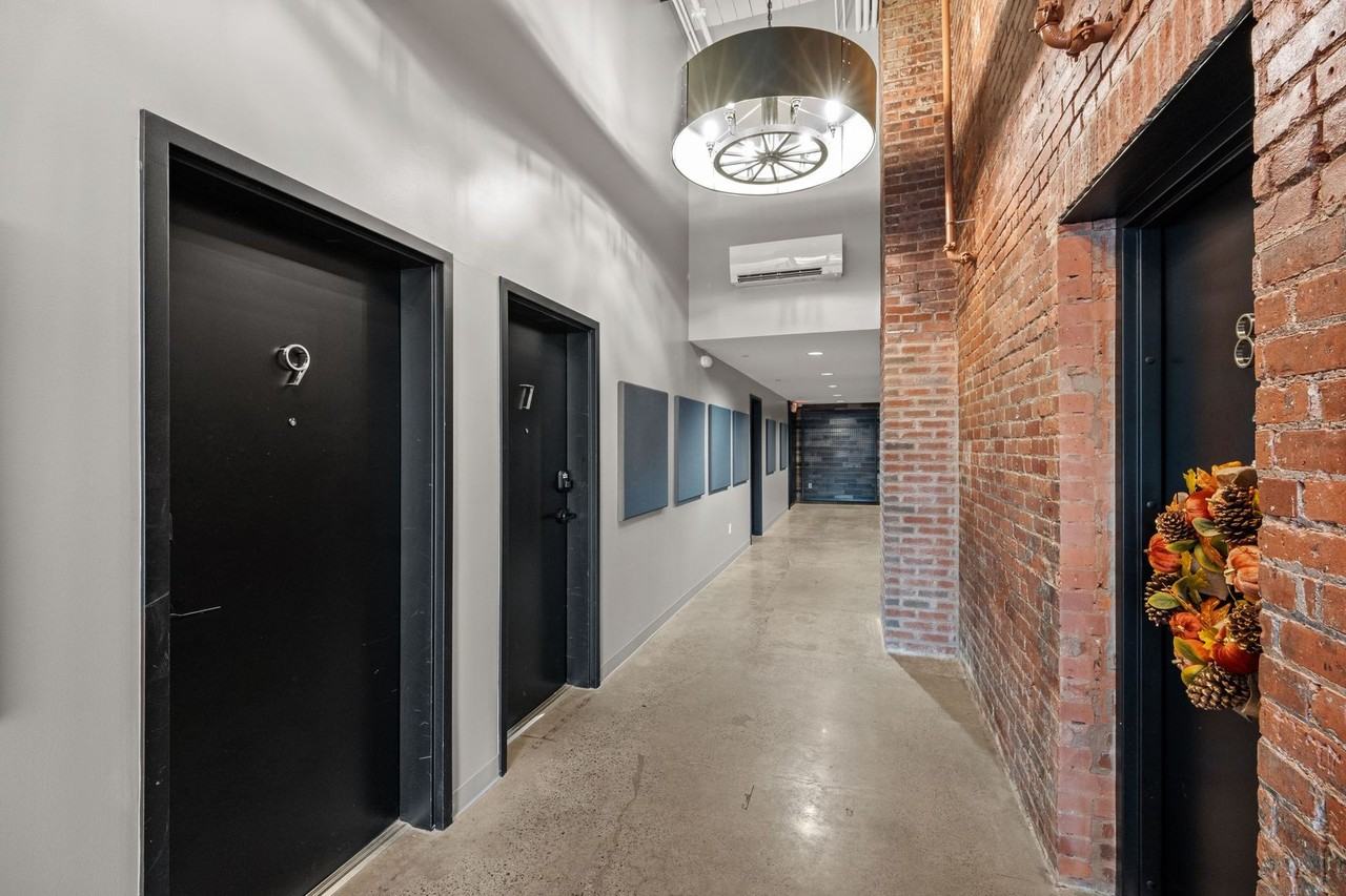 2341 Scranton Ave - Photo 5 of 8