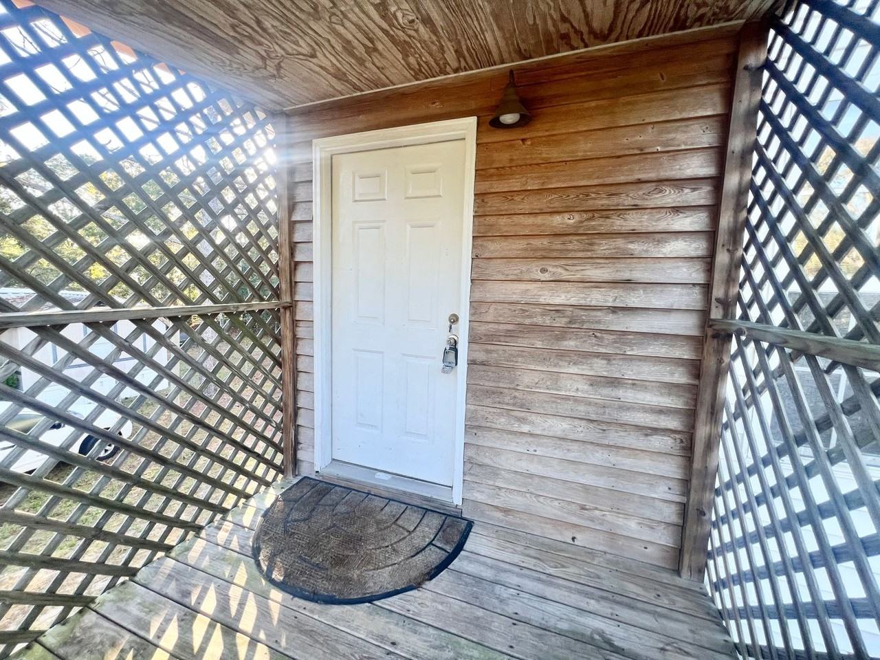 141 Sidney Ln - Photo 3 of 18