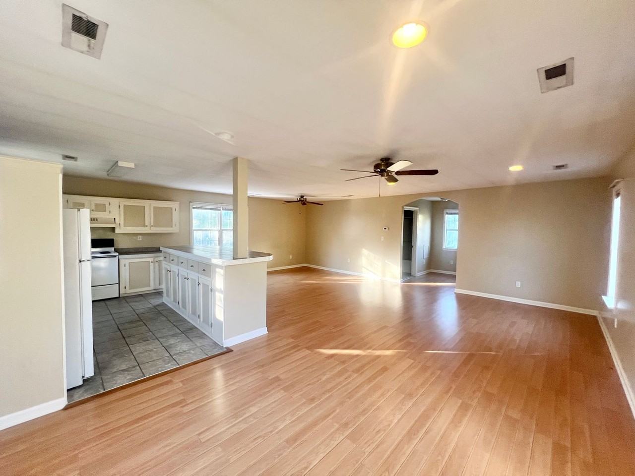 141 Sidney Ln - Photo 4 of 18
