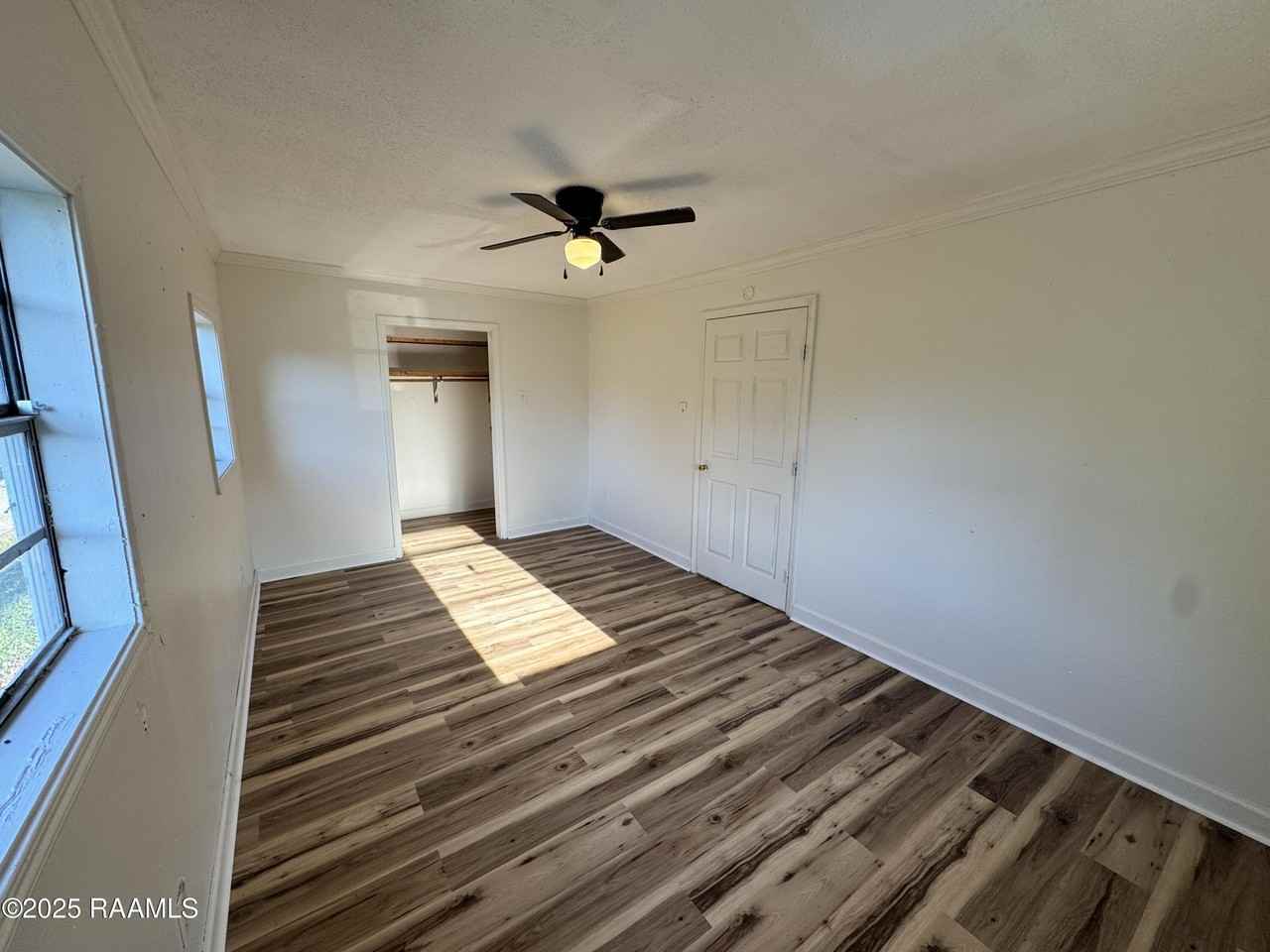 913 Plum Street - Photo 6 of 10