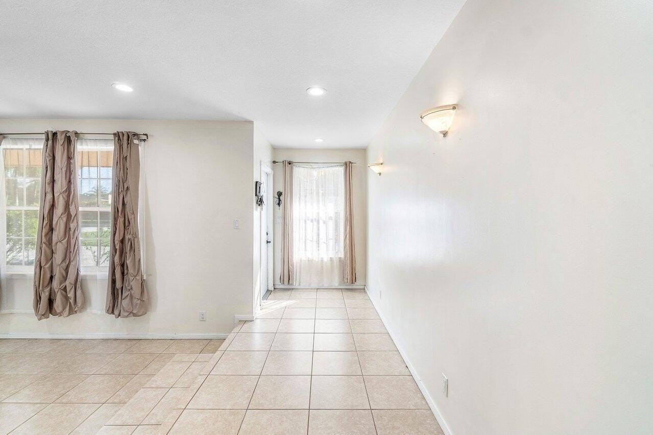 5313 Colbright Rd - Photo 5 of 48