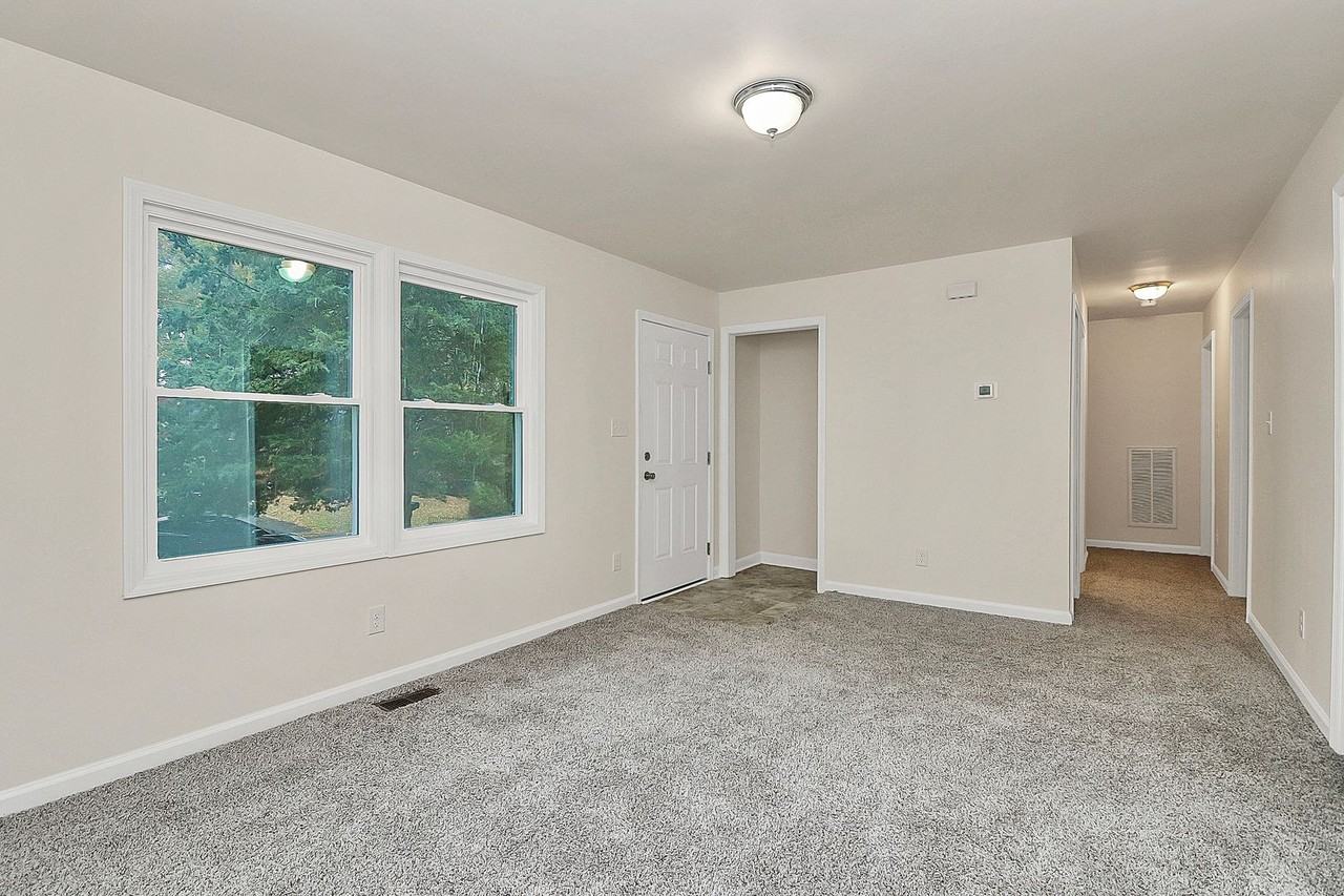 518 Echodale Dr - Photo 2 of 16