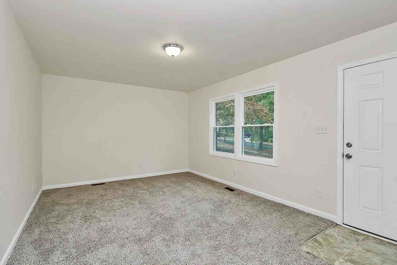518 Echodale Dr - Photo 3 of 16
