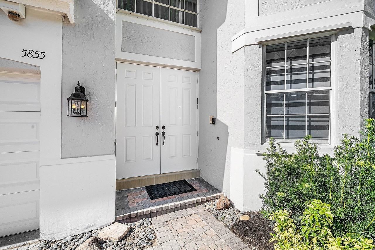 5855 Northwest 42nd Way - Photo 4 of 50