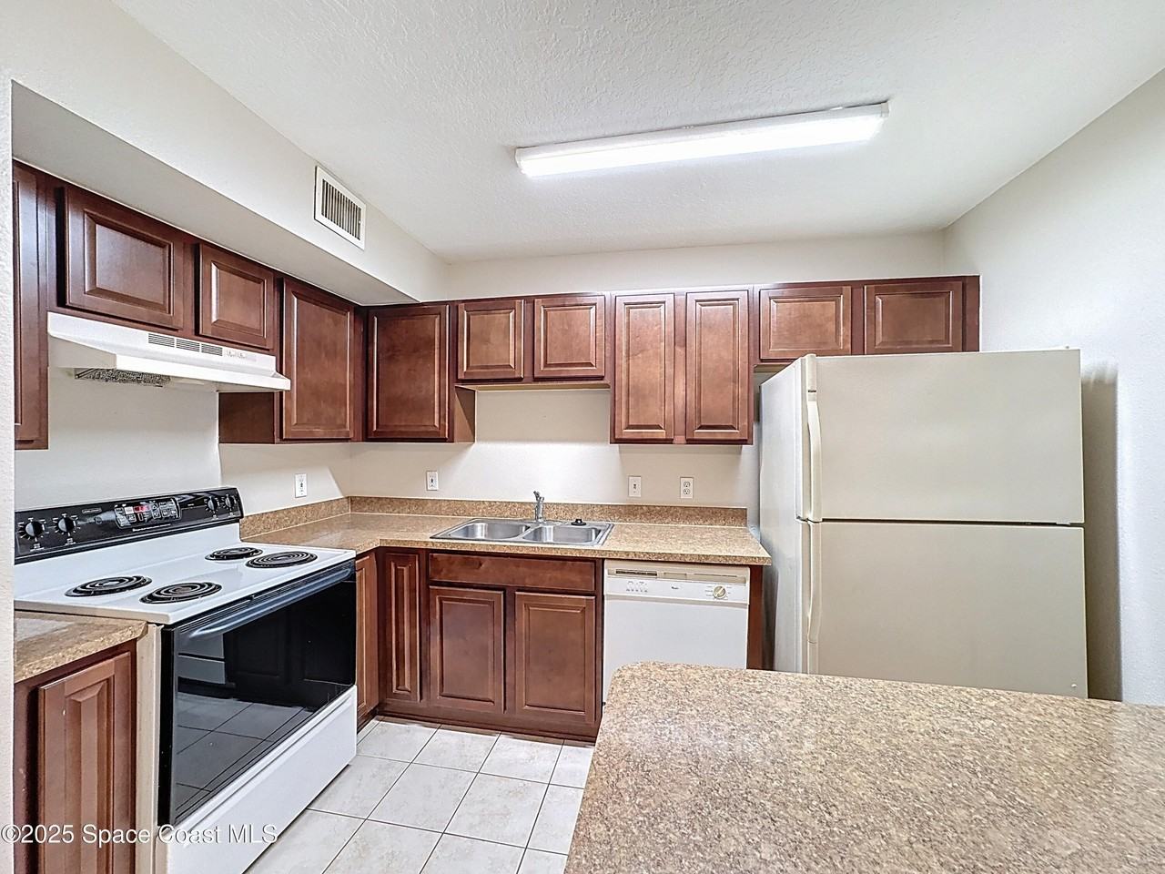 1821 Long Iron Dr Apt 405 #405 - Photo 7 of 20